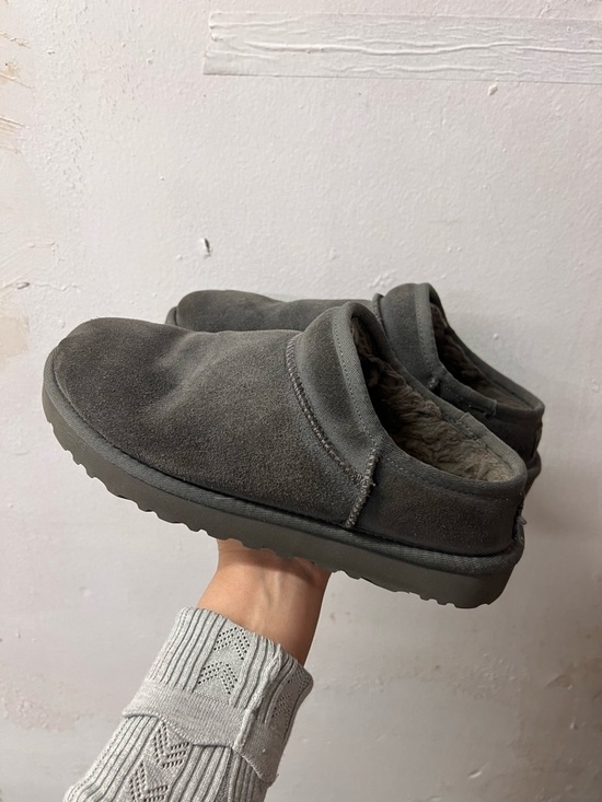UGG Shoes - Ugg Grey Slippers Size 8